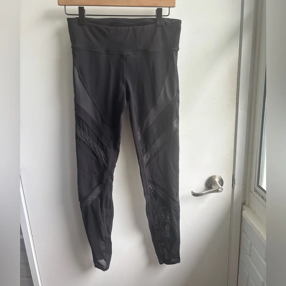 Alo Black Mesh Medium‎ Leggings medium athleisure workout yoga travel layered